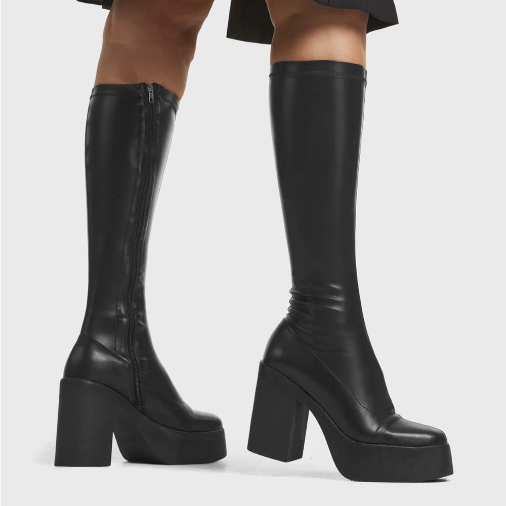 Black Heeled Platform Boots with Chunky Sole